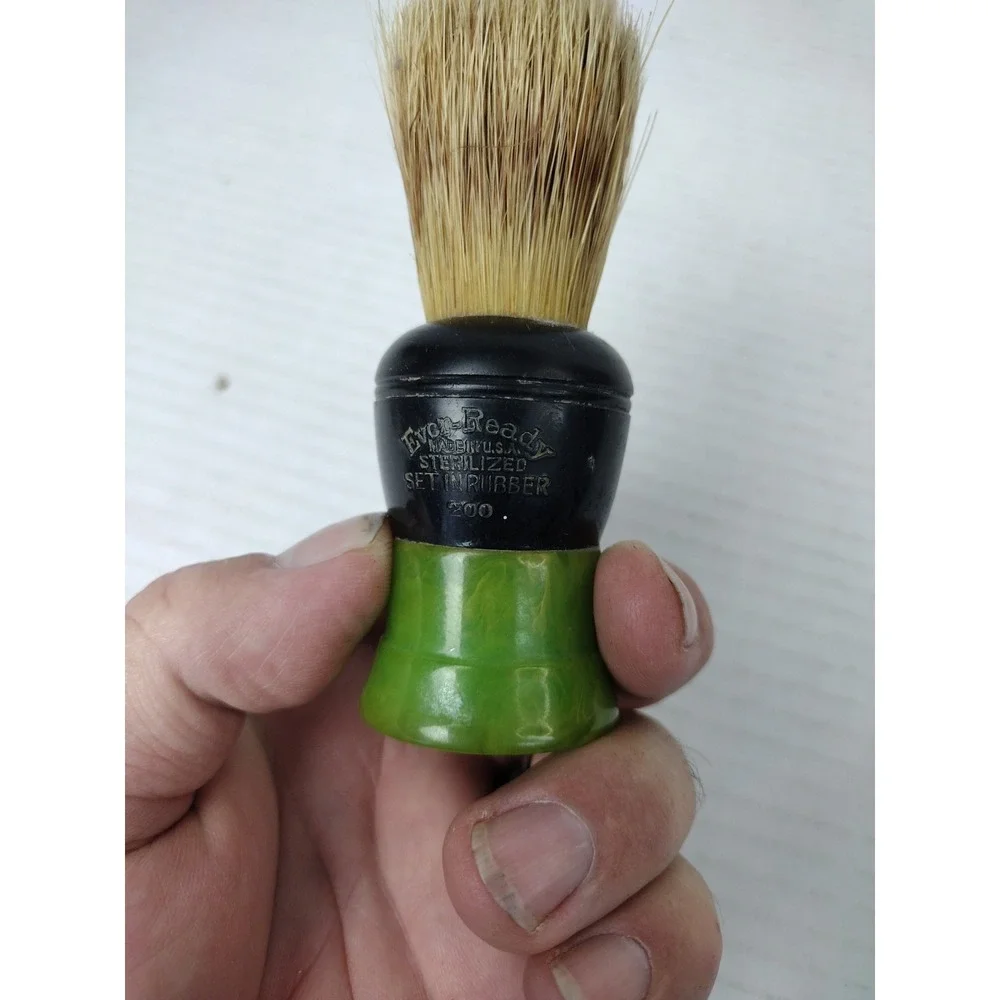 Vintage Ever Ready 200 shaving brush with rubber green Catalan Bakelite handle